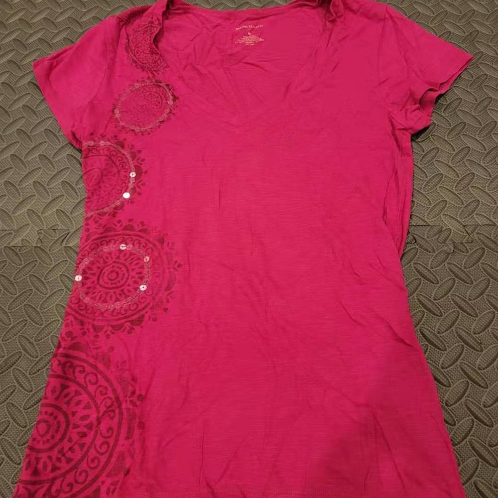 Banana Republic graphic Tee in pink (Size M)